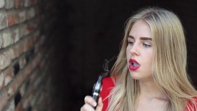 elektronska cigareta vodič 2025 Najbolji modeli, tekućine i savjeti za sigurno korištenje